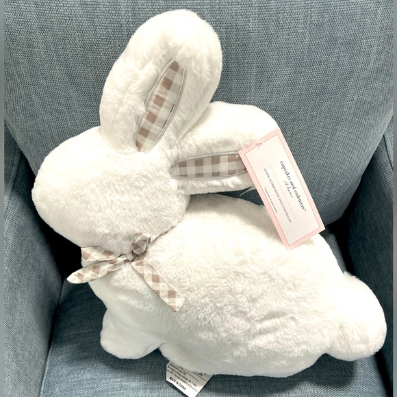 Cupcakes & Cashmere Easter Bunny White Faux Fur Gingham Plush Pillow NWT - Picture 1 of 3